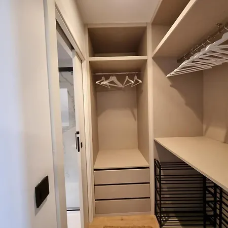 Vibescoruna-rubine 20 Apartman *