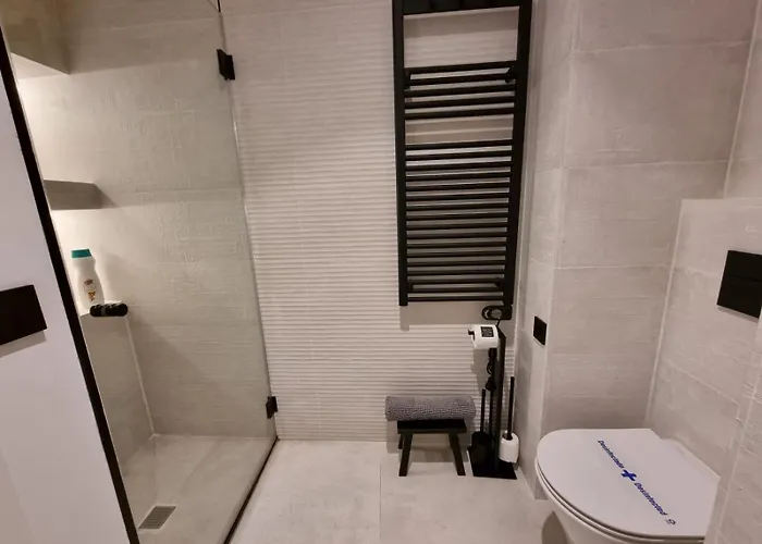 Vibescoruna-rubine 20